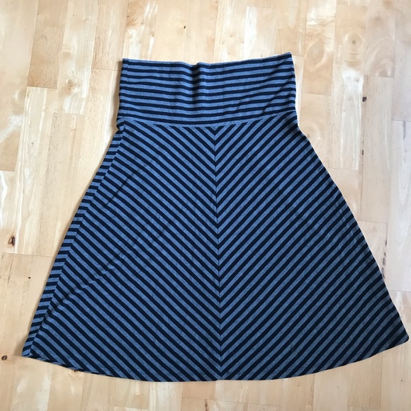 Old Navy fold over A-line black & gray skirt - Picture 3 of 8